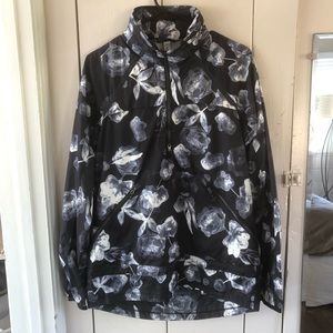 Lululemon Lightweight Rainjacket w/ Hood NWOT